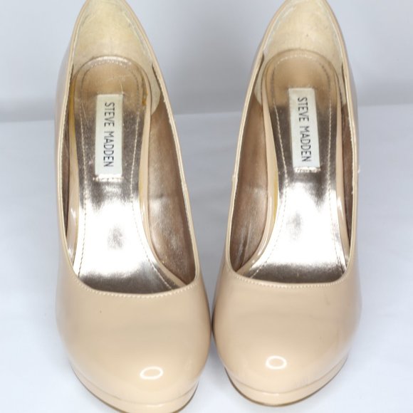 Steve Madden size 8 Nude Patent Leather Heel - Picture 1 of 2
